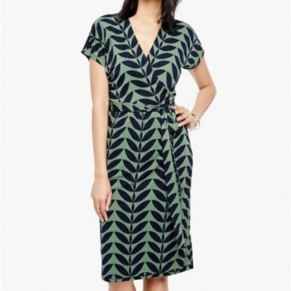 Ann Taylor Dresses & Skirts - Ann Taylor Wrap Dress Green Navy Leaf Vine Print
